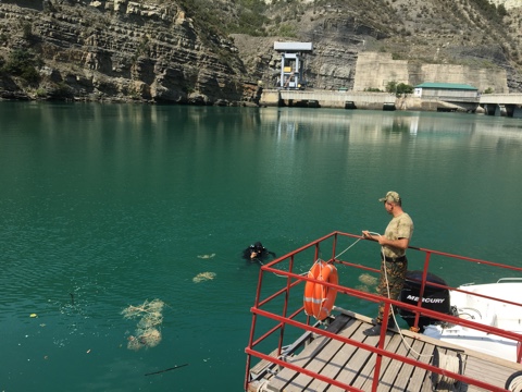 Водолазы каспийского ОМОН Росгвардии провели тренировки под водой