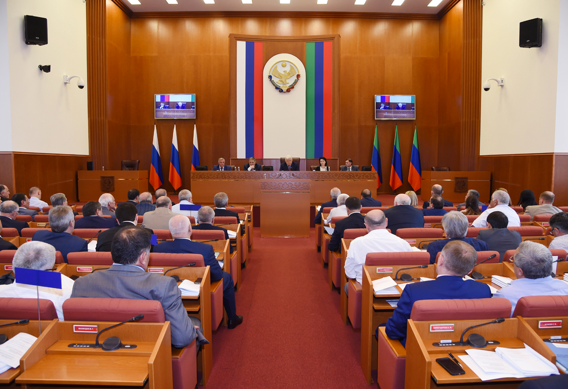 На сессии парламента Дагестана заслушают руководителей МВД и Счётной палаты