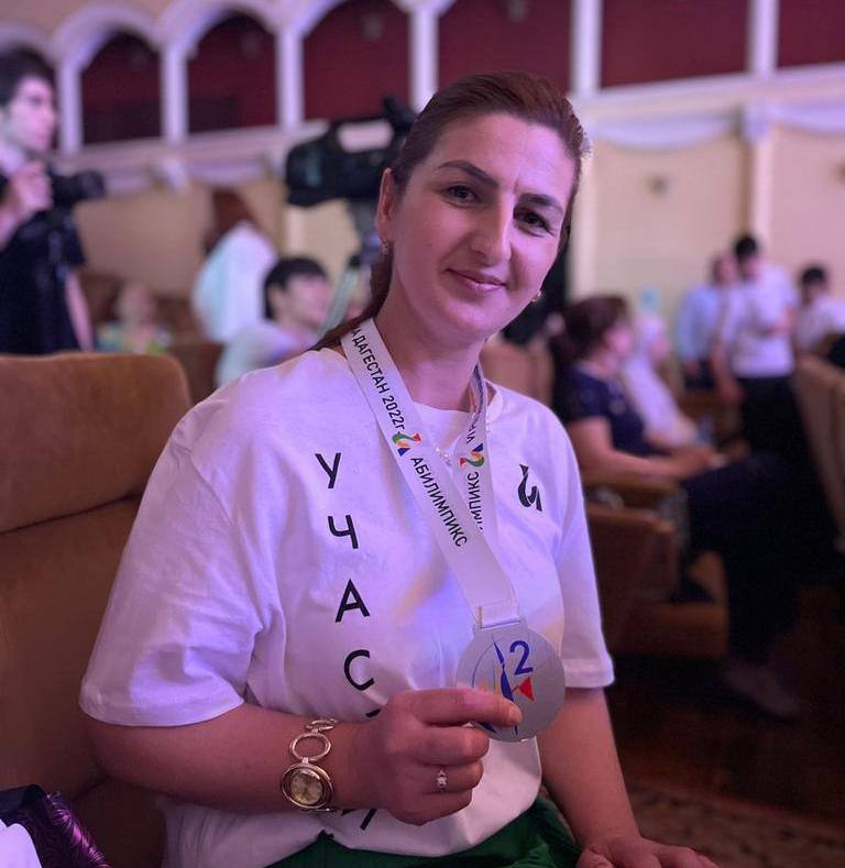 Воспитатель детского садика «Ласточка» Хасавюртовского района Заира Бийболатова заняла призовое второе место