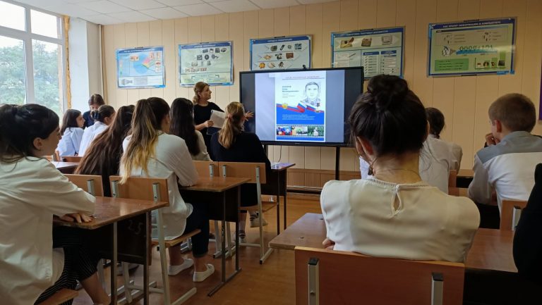 В школах Буйнакска прошла акция "Чтобы помнили"