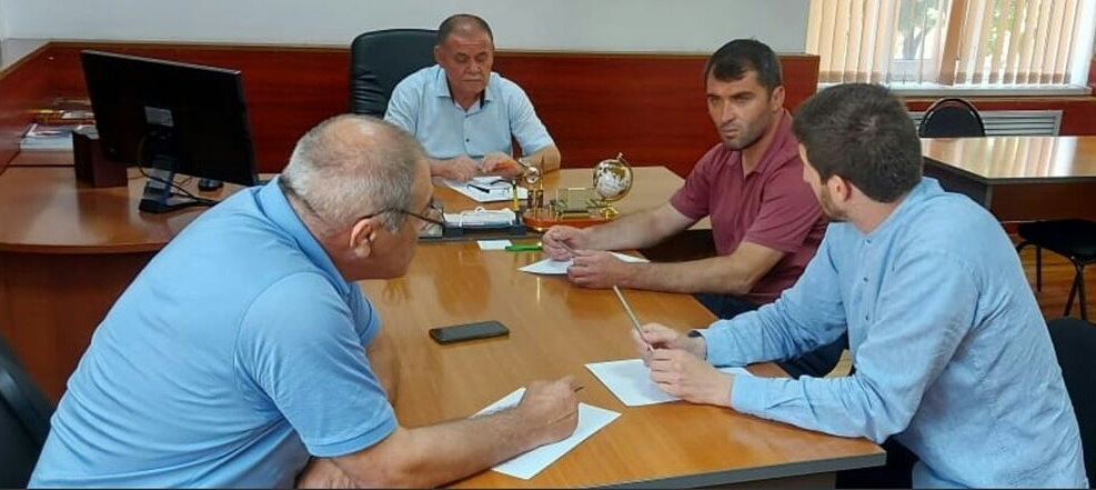 В Карабудахкентском районе прошла встреча с представителями компаний ООО «Экоград», ООО «Эко консалт» и ООО «Дагэкодом» по вывозу отходов