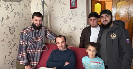 Жителю Шамильского района привезли специальную функциональную кровать