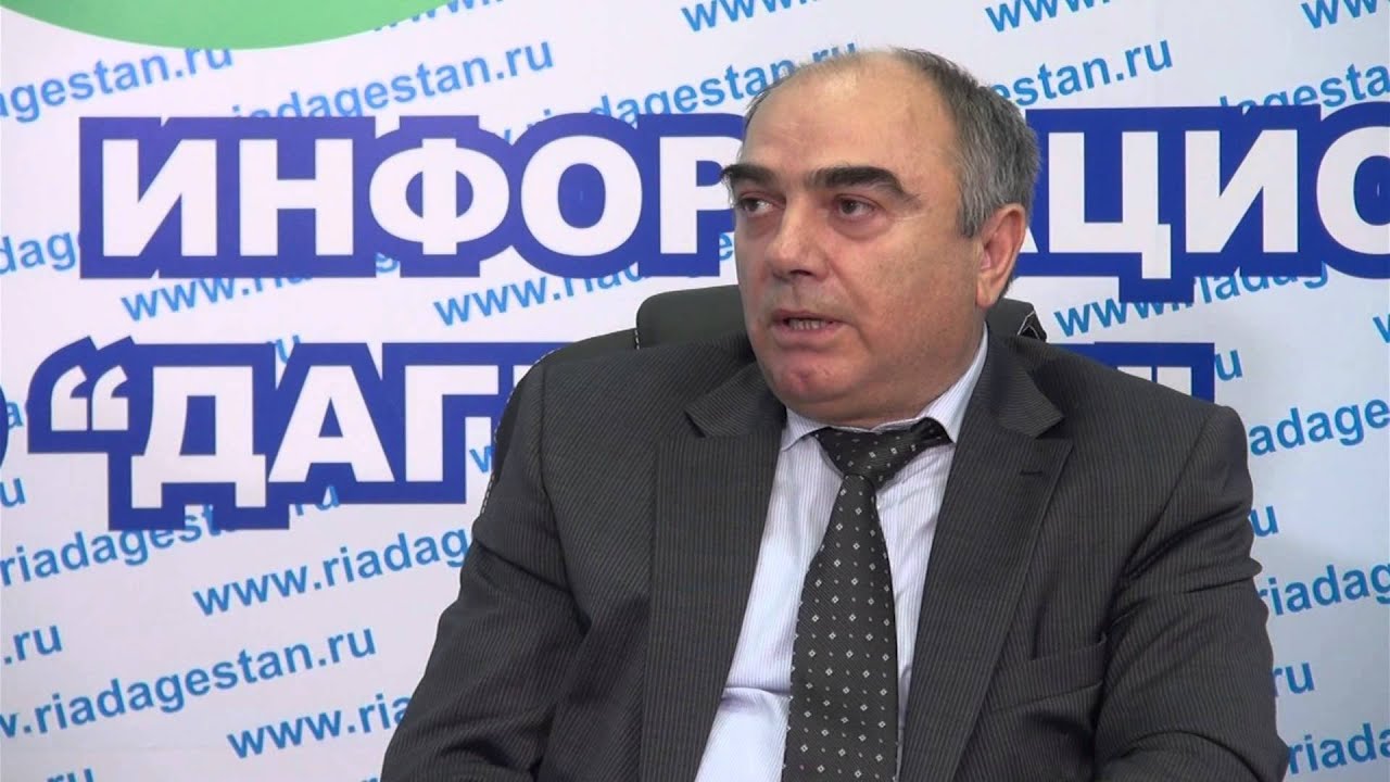 Умаросман Гаджиев отдал дань памяти погибшим журналистам