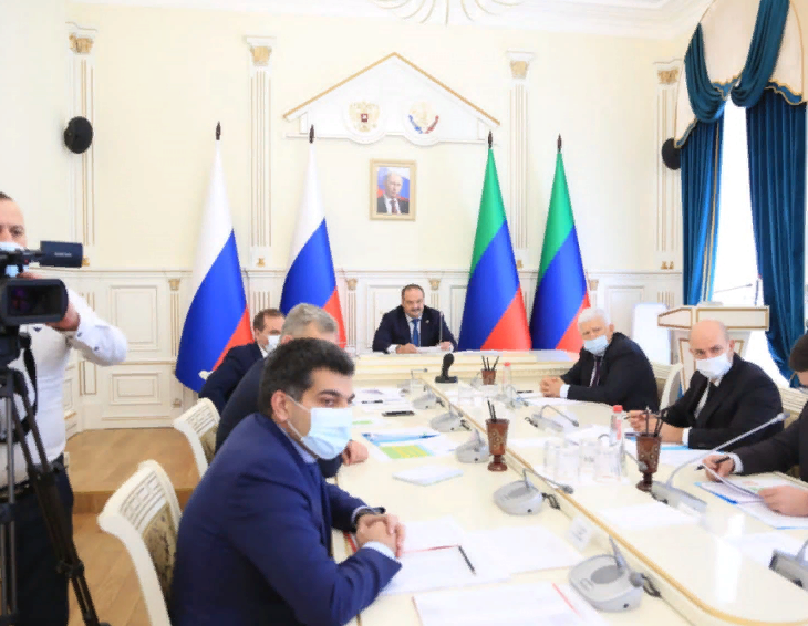 Меликов предупредил глав районов о недопустимости махинаций с подрядами
