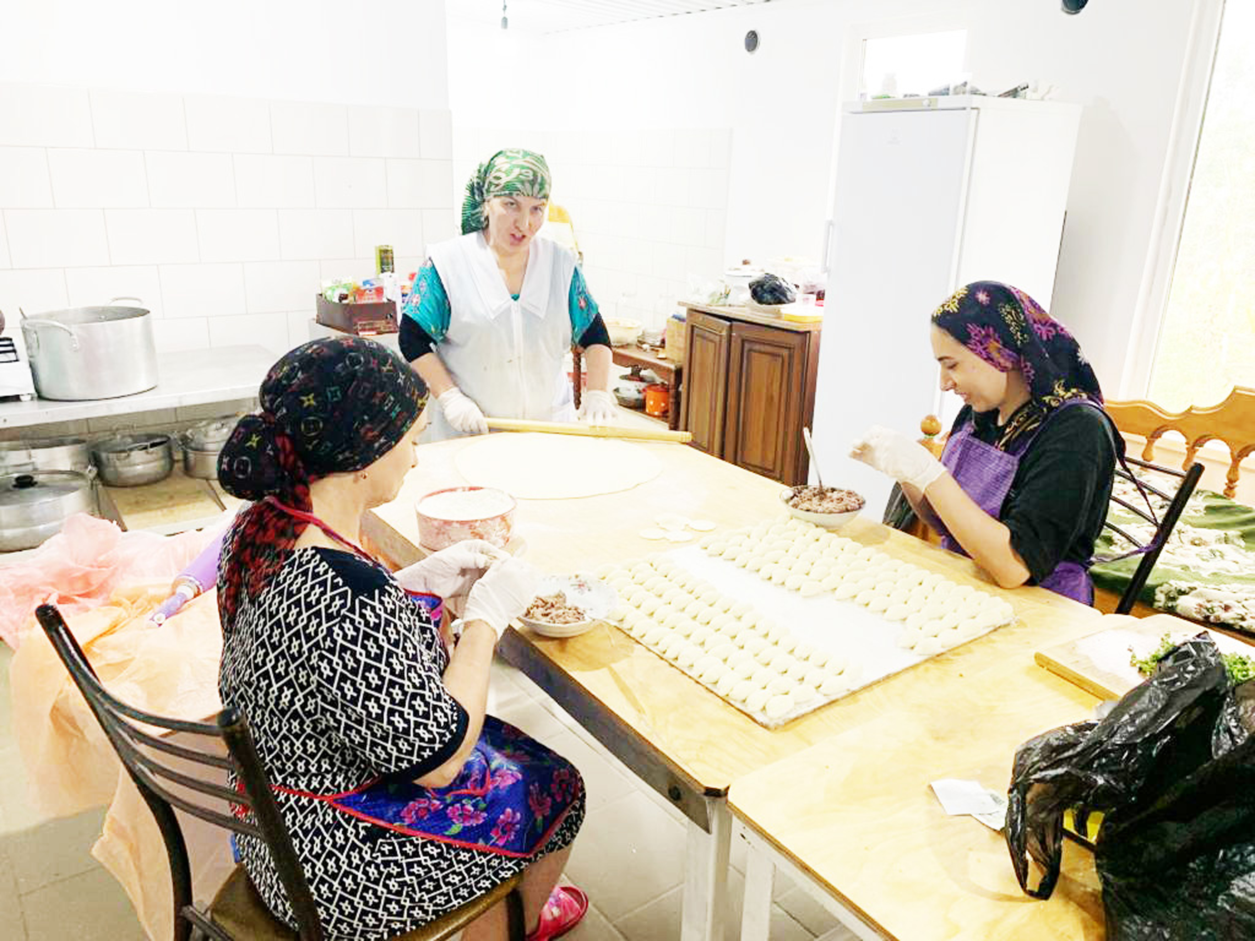 Абургъа тийишли адамлар