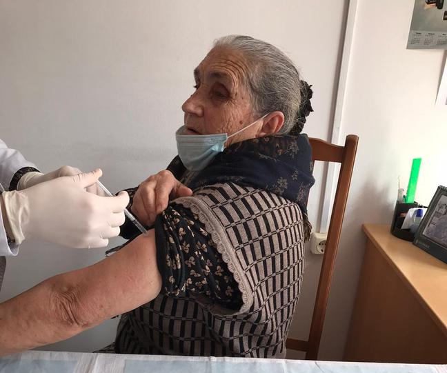 81 летняя жительница Хасавюртовского района прошла повторный этап вакцинации от коронавируса