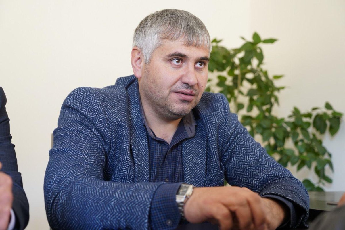 Главу Цунтинского района задержали сразу после получения им взятки