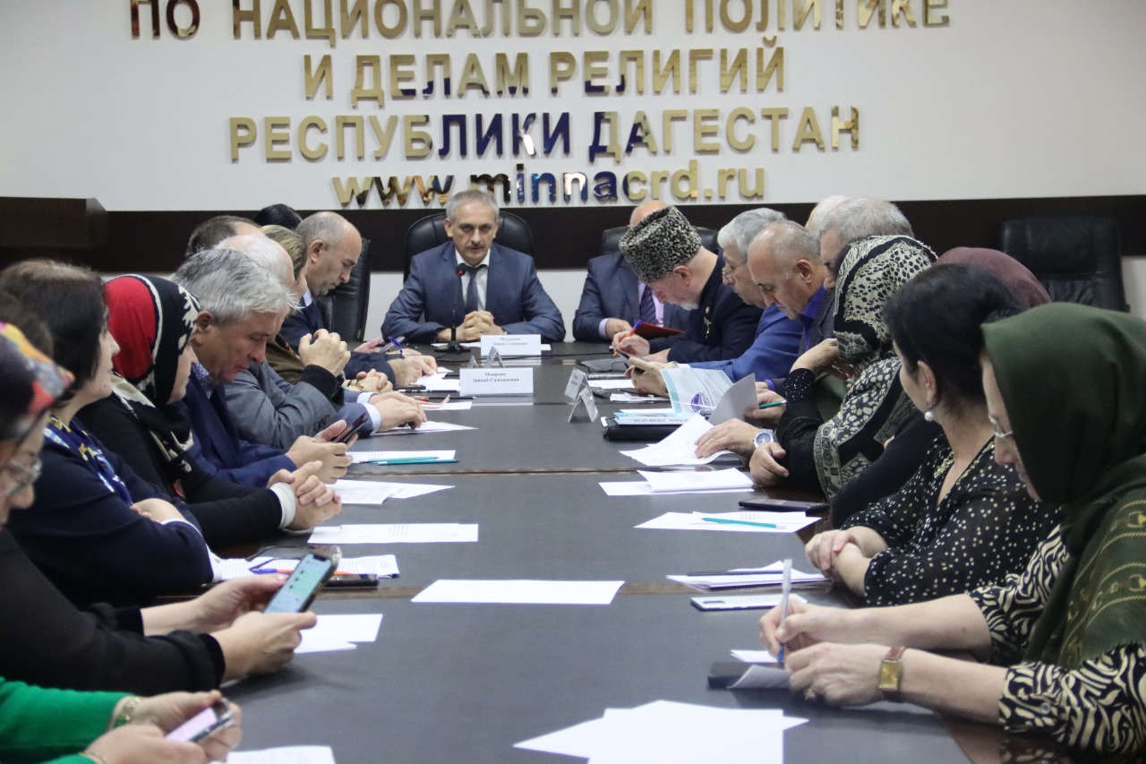 Круглый стол на тему «Сохранение и развитие языкового многообразия народов Дагестана» прошел в Миннаце
