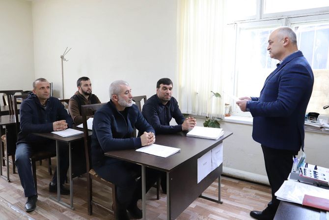 С желающими служить по контракту встретились в военкомате Табасаранского района