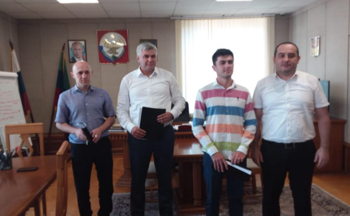 В Каякентском районе детям-сиротам вручили ключи от новых квартир