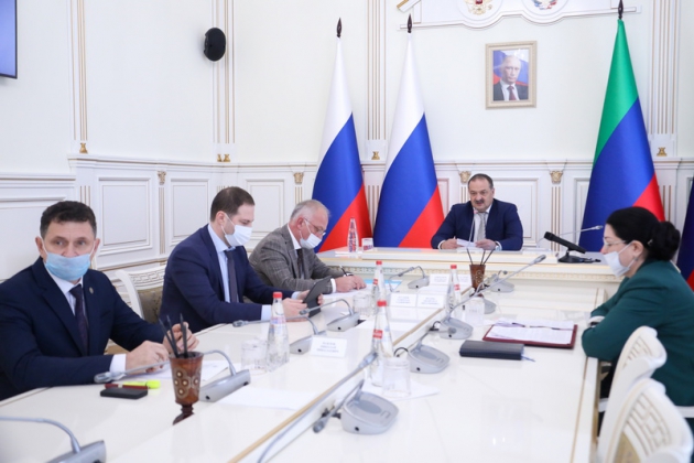 Глава Дагестана поручил досрочно подать отопление в детские сады и медучреждения