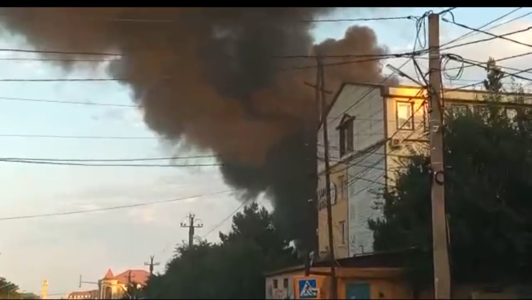 В Ленинском районе Махачкалы произошел пожар