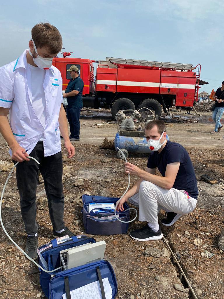 Депутаты НС помогают семьям погибших и пострадавшим