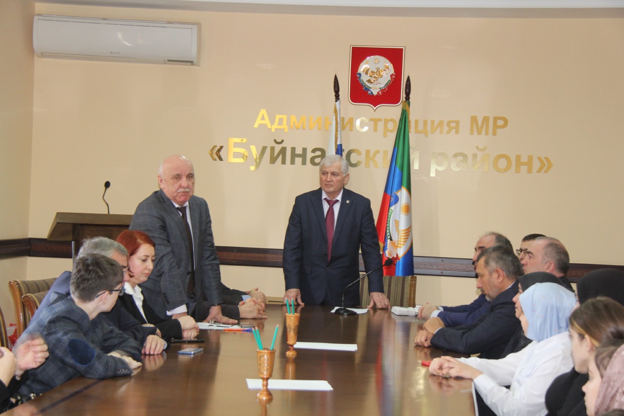 Новогодние подарки вручили детям погибших участников СВО из Буйнакска и Буйнакского района