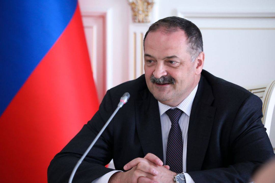 Председатель Правительства Республики Дагестан А. Абдулмуслимов поздравил Главу Дагестана с днем рождения
