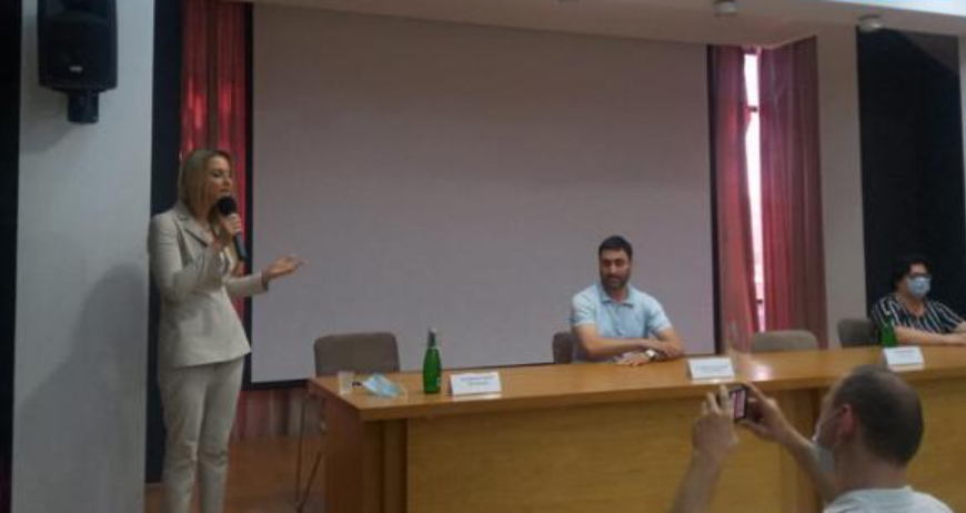 В Дагестане прошла встреча  с председателем «Союза добровольцев России» Яной Лантратовой