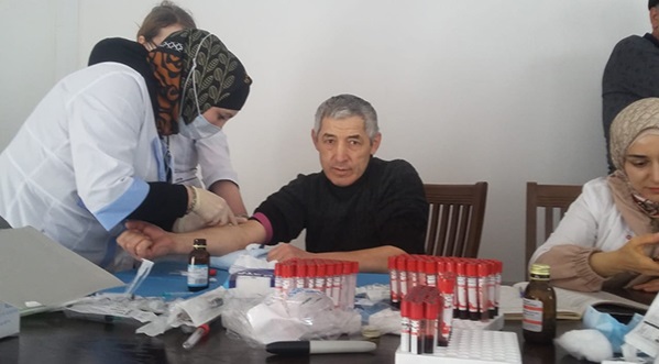Сдают анализ крови на наличие антител к COVID-19 жители Рутульского района
