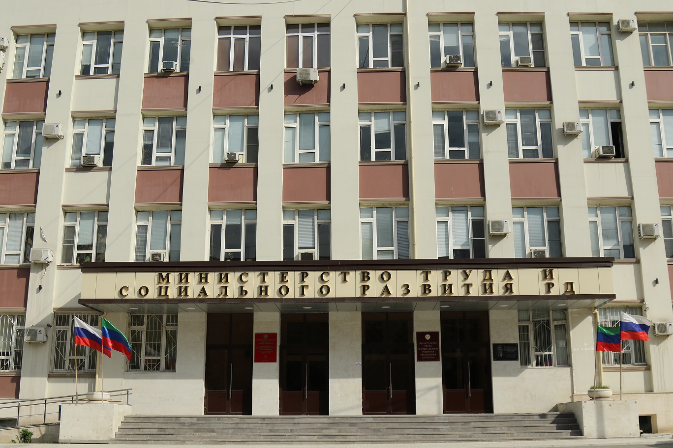 В Дагестане более 1500 тысяч семей получили выплаты на пятого и более детей.