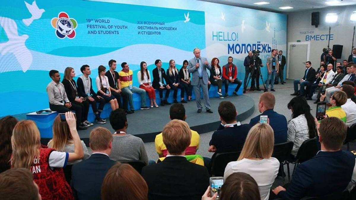 Путин поддержал идею вновь провести Всемирный фестиваль студентов и молодежи