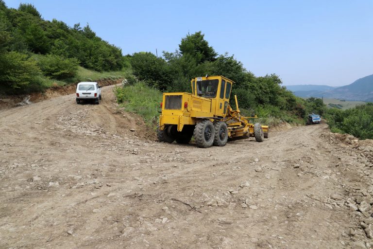 В Табасаранском районе ремонтируют дорогу муниципального значения