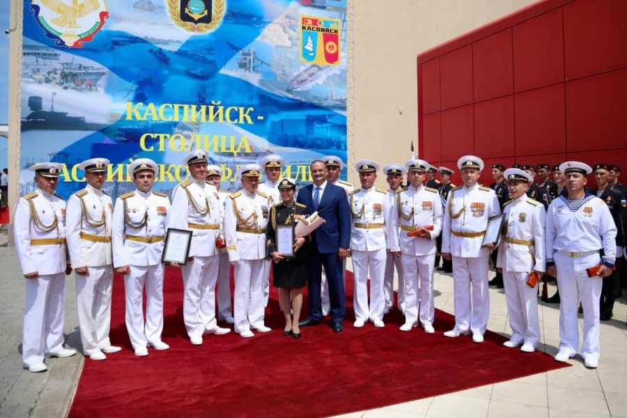 Глава  Дагестана поздравил военных моряков с 299-летием со дня образования Каспийской флотилии