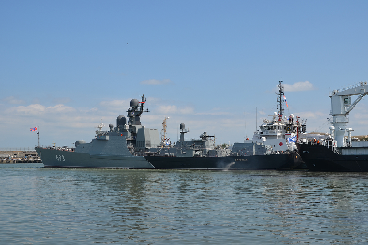 В Каспийске состоится парад артиллерийских кораблей в День ВМФ