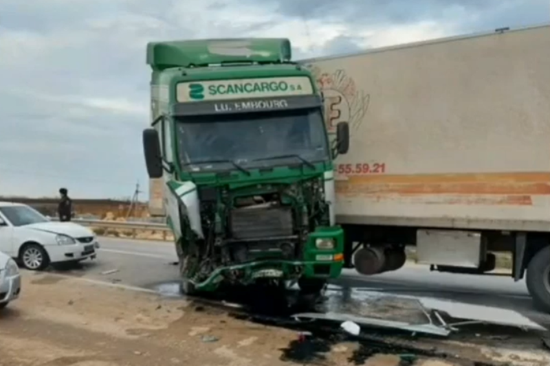 По вине водителя трейлера Volvo, погибли двое в Каякентском районе