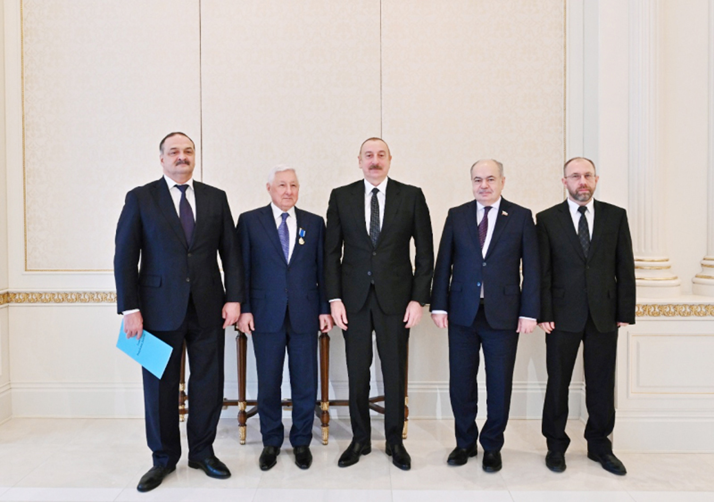 Байлавлукълар беклеше