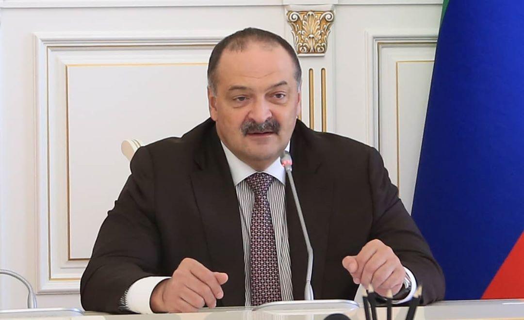 Сергей Меликов от имени дагестанцев поздравил пограничников