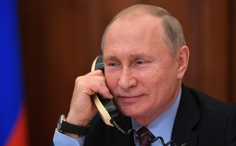 Владимир Путин поздравил по телефону с днем рождения Магомедали Магомедова