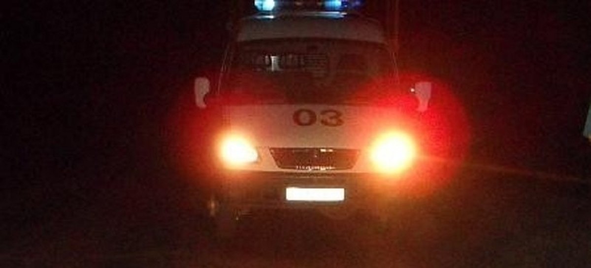 В Махачкале автомобиль наехал на двоих детей в пешеходной зоне