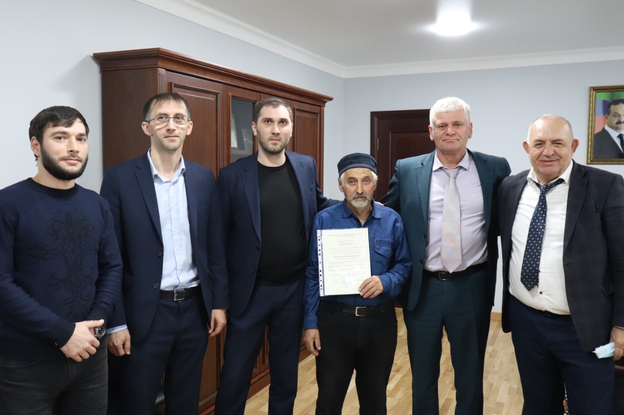 Участник афганских событий в Кизилюртовском районе получил сертификат на жилье