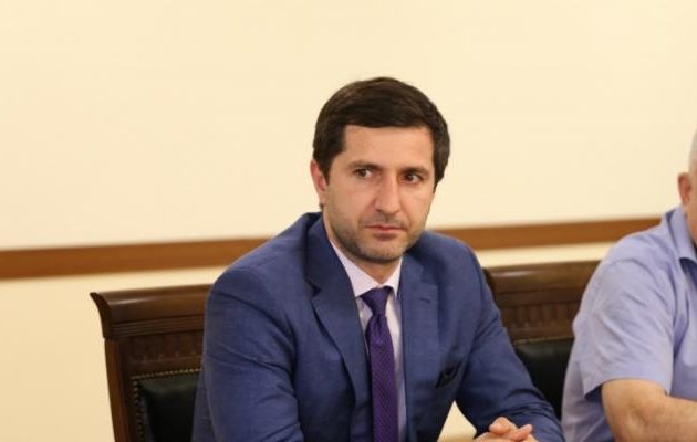 Эмеев призвал в Дагестане штрафовать не магазины, а посетителей за отказ от ношения масок