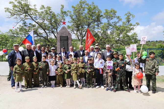 В Табасаранском районе открыли три памятника погибшим в ВОВ