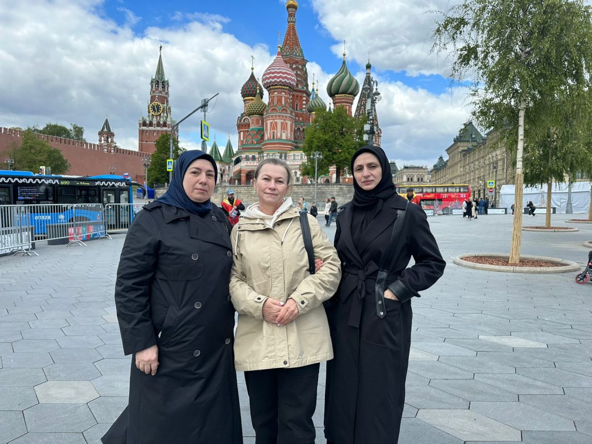 Почетные гости из Дагестана прибыли в Москву для участия в Параде Победы