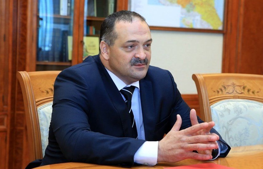 Свыше 200 вопросов за сутки поступило на предстоящую прямую линию Сергея Меликова