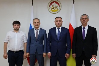 Энрик Муслимов принимает участие в  мероприятиях в честь 14-й годовщины признания Россией независимости Республики Южная Осетия