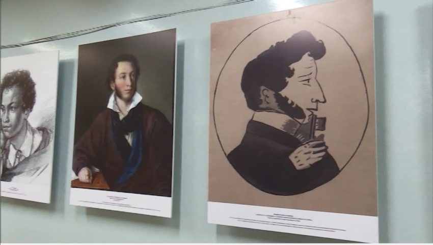 Уникальную экспозицию из более 300 пушкинских раритетов выставили в историческом парке "Россия – моя история" в Махачкале