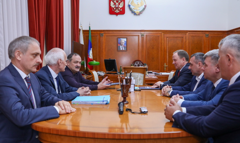 Сергей Меликов провел встречу с представителями Общероссийской общественной организации «Офицеры России»