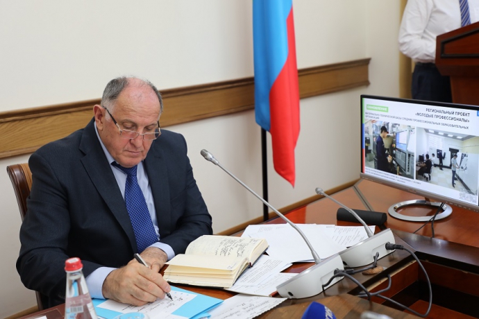 Абдулмуслимов: за последние годы сильно возросла потребность в рабочих кадрах