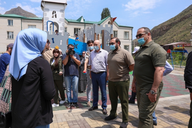 Меликов поддержал планы по расширению общеобразовательного учреждения в селе Хебда