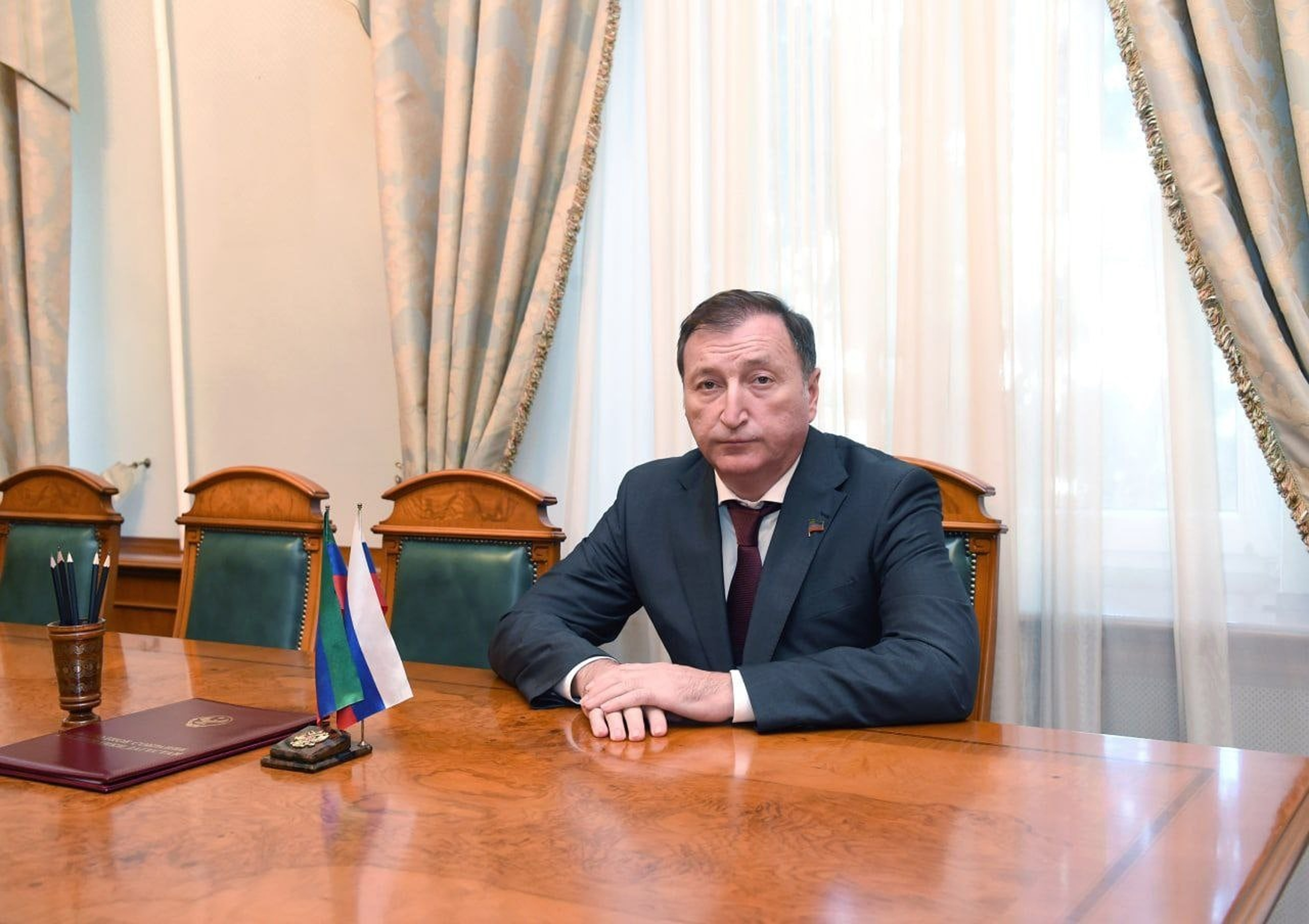 Завур Аскендеровну чакъырыву
