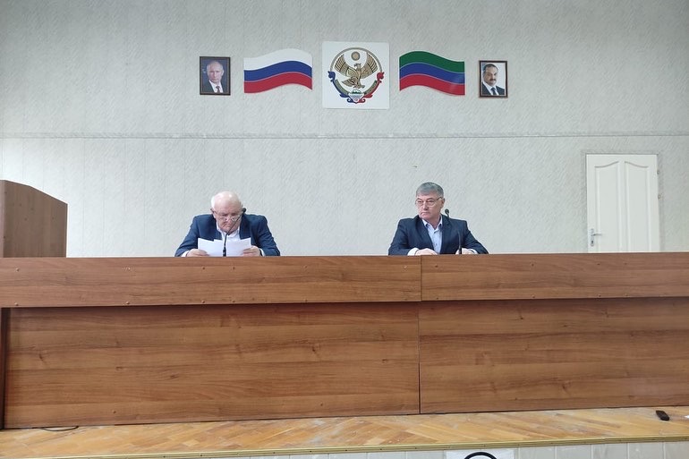 Вопросы безопасности в Новогодние праздники обсудили в Карабудахкентском районе