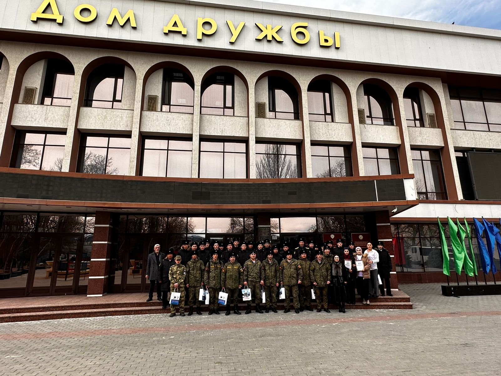 В Доме дружбы прошел концерт ко Дню защитника Отечества