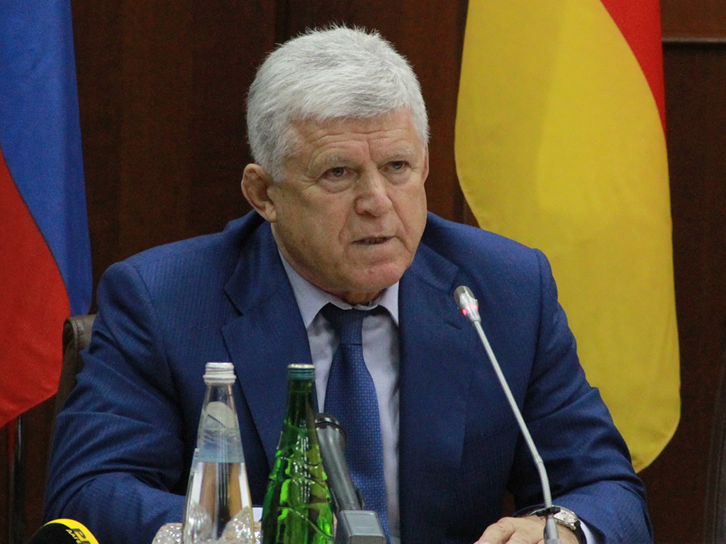 Хизри Шихсаидов освободил должность секретаря региональной партии "Единая Россия"