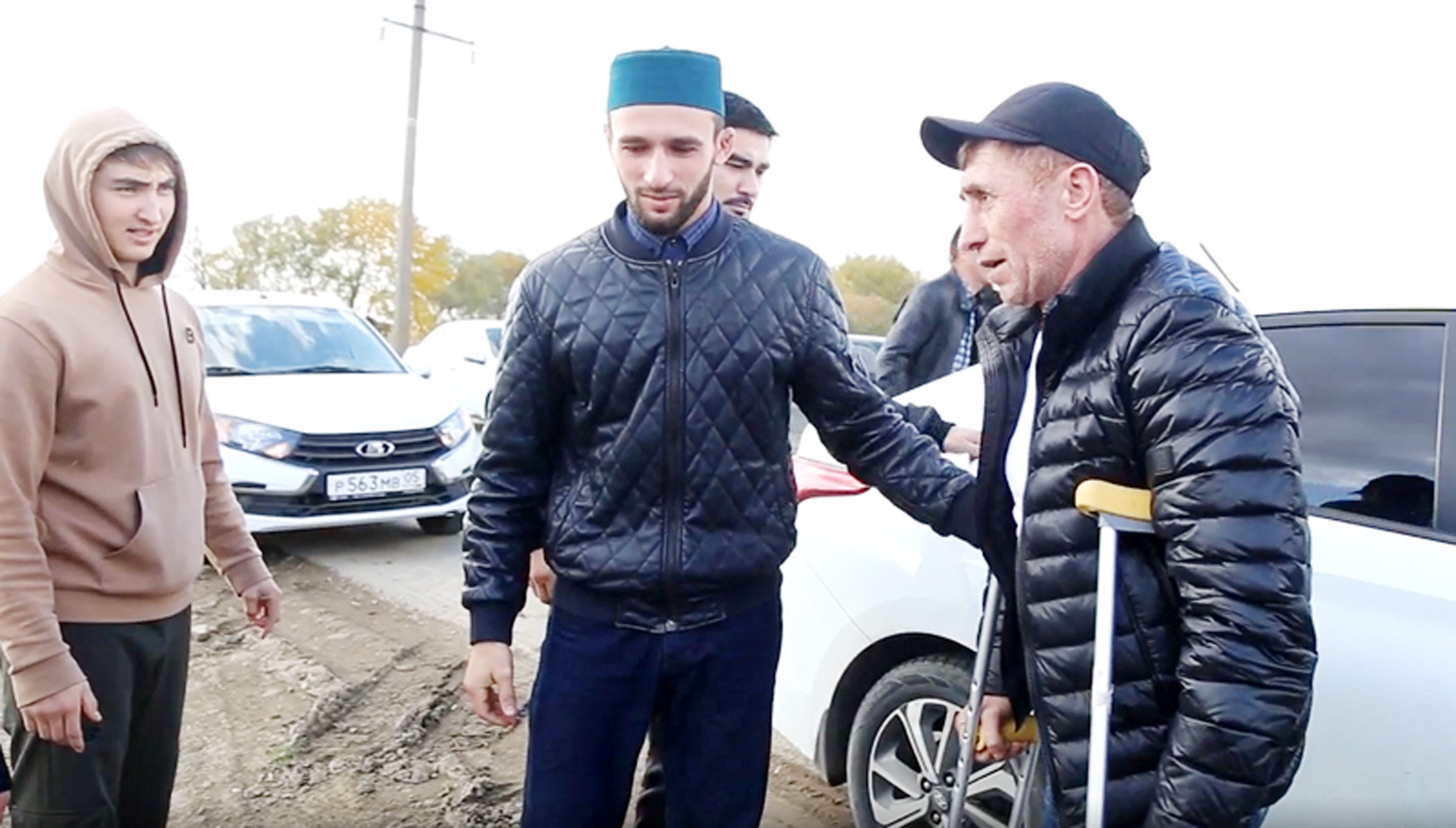 Дос-къардашына къайтды