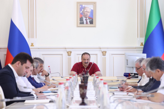 Сергей Меликов провел совещание по актуальным вопросам республики