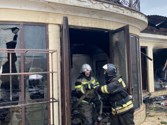 В Хасавюрте загорелся торговый центр "Севилла"