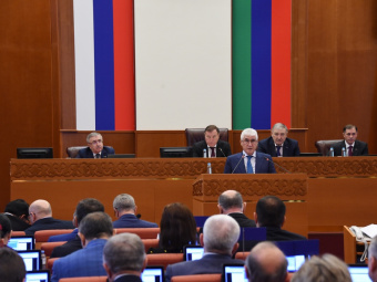 Депутаты приняли законопроект бюджета на 2023 годДиана Муталибова