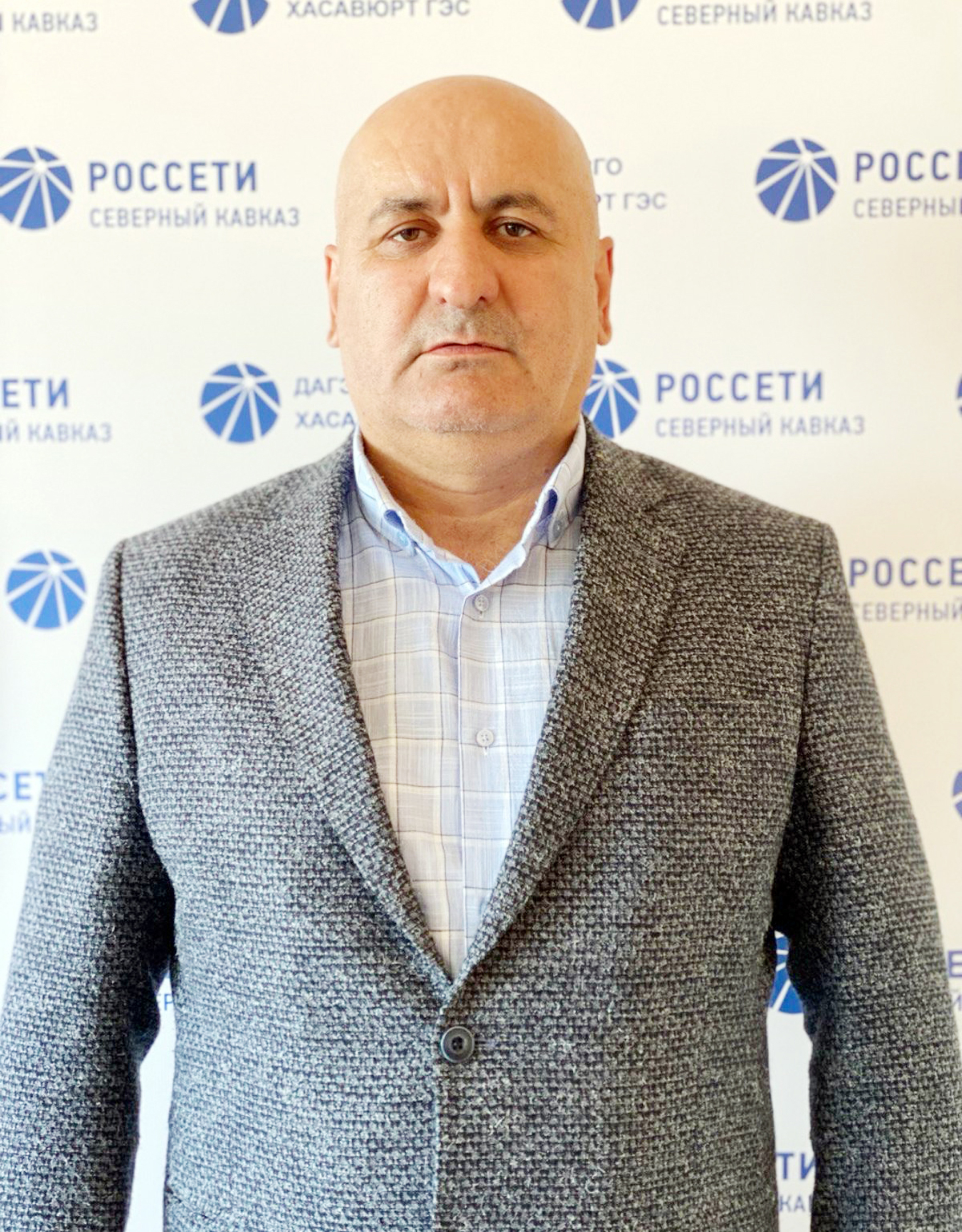 Адамланы гёнгюллерин «ярыкъ» этивню гьайында